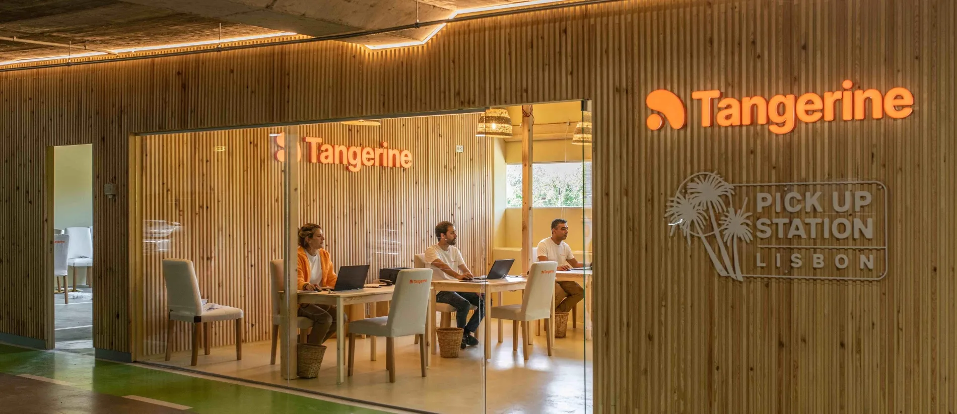 Tangerine Rent a Car opens 2 more shops